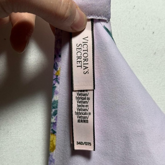 Victoria's Secret Lavender Floral Bra - Picture 6 of 8